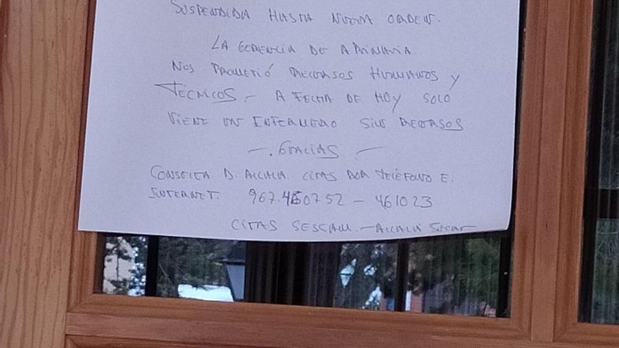 Nota en el consultorio de una de las aldeas de Alcalá del Júcar