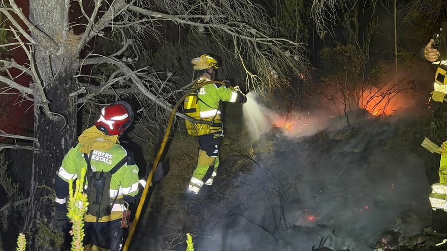 El incendio forestal de Segorbe, próximo a la Sierra Calderona, afecta ya a unas 120 hectáreas