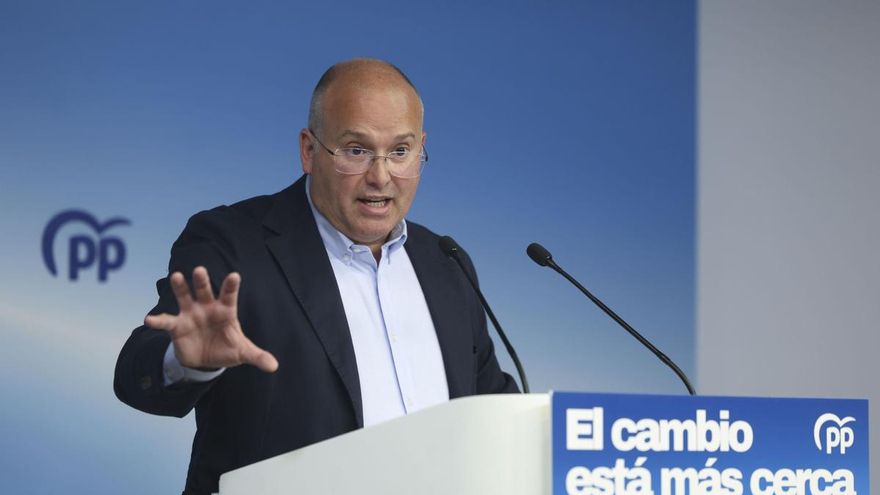 El secretario general del PP, Miguel Tellado durante la rueda de prensa. EFE/ Kiko Huesca
