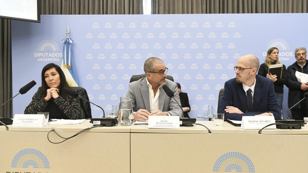 Inocencia Fiscal II: LLA consiguió dictamen y aceptó excluir a los funcionarios del régimen