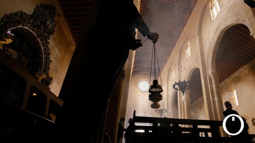 Veneración al Santísimo Cristo de la Misericordia y Nuestra Señora de las Lágrimas