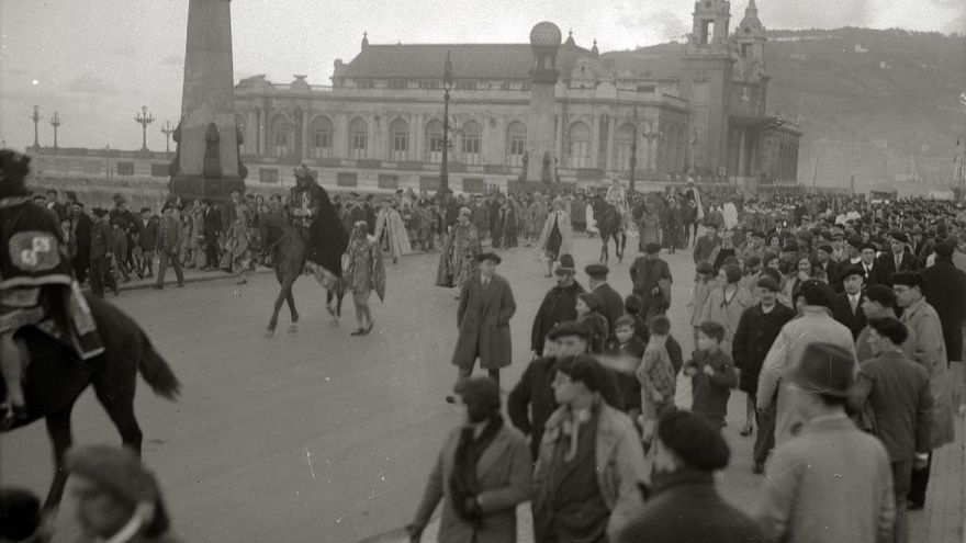 Cabalgata de los Reyes Magos en Donostia en 1930