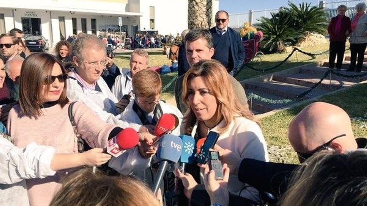 Susana Díaz pide "responsabilidad social y compromiso" a los bancos para buscar solución a Abengoa