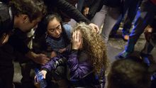 Ester Quintana, el 14-N después de recibir el impacto en su ojo. / EDU BAYER
