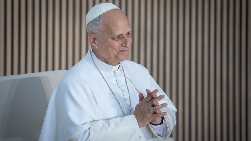 El Papa León XIV durante su visita a los operadores y asistidos del proyecto social CEDIA 24 horas.