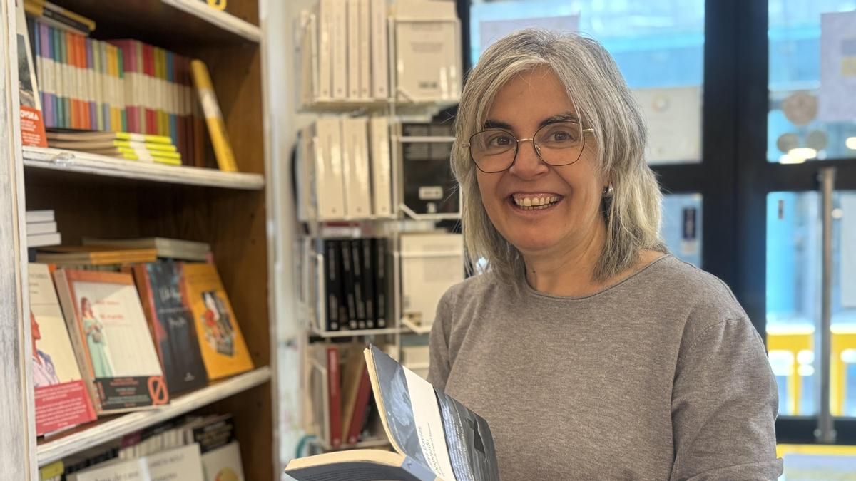 Mónica Iglesias, la librera de La habitación propia de Gijón