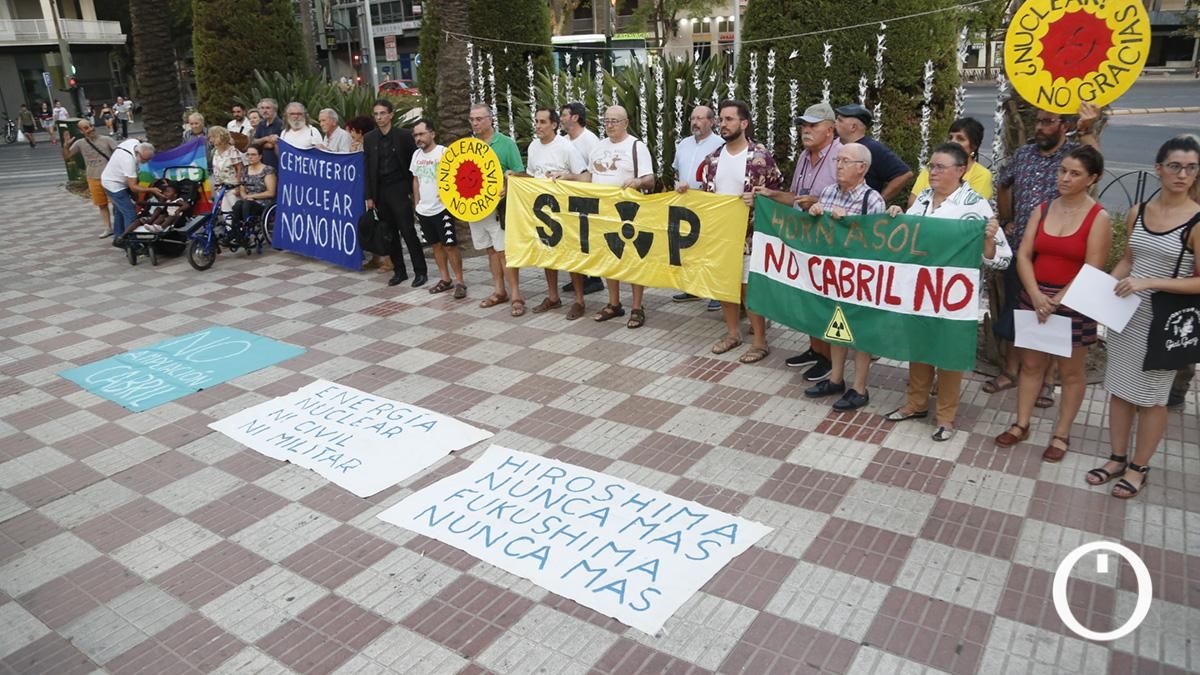 Concentración por el 77 aniversario del lanzamiento de las bombas atómicas sobre Nagasaki e Hiroshima