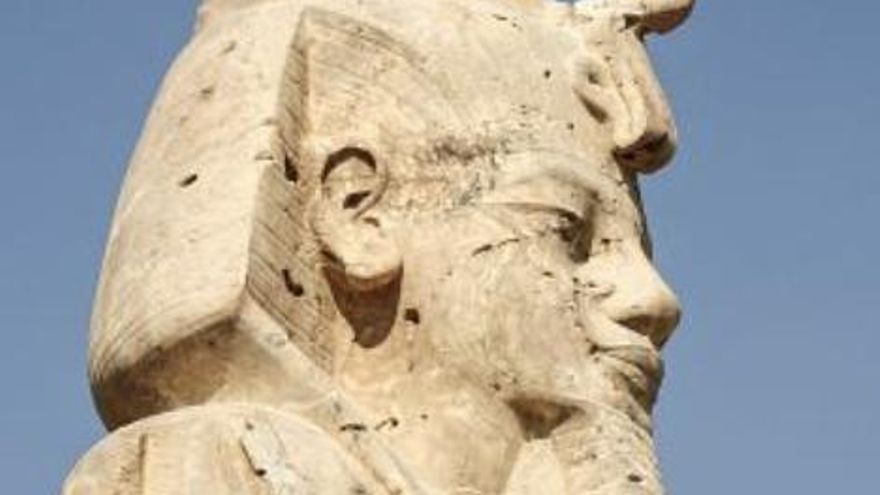 Egipto apuesta por su patrimonio y recupera las estatuas de Amenhotep III como emblema de la grandeza del Antiguo Egipto