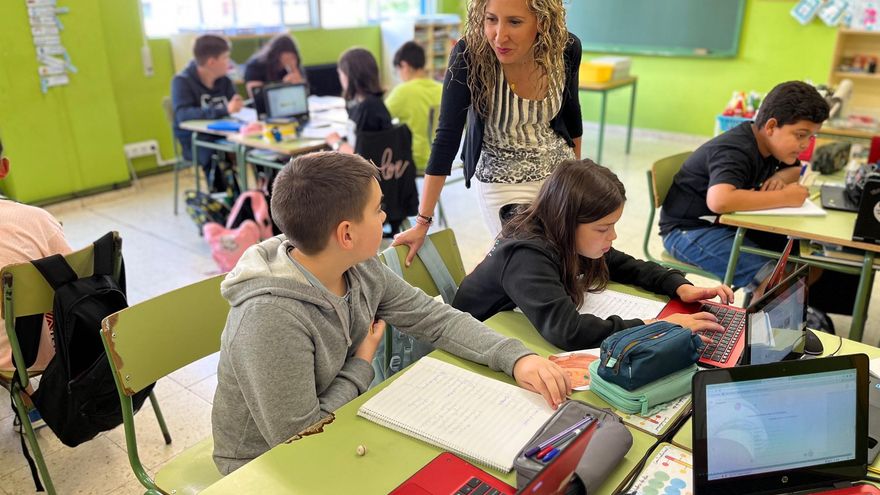 Un amplio estudio de las ANPAS gallegas revela el malestar de las familias con el plan de la Xunta para digitalizar las aulas