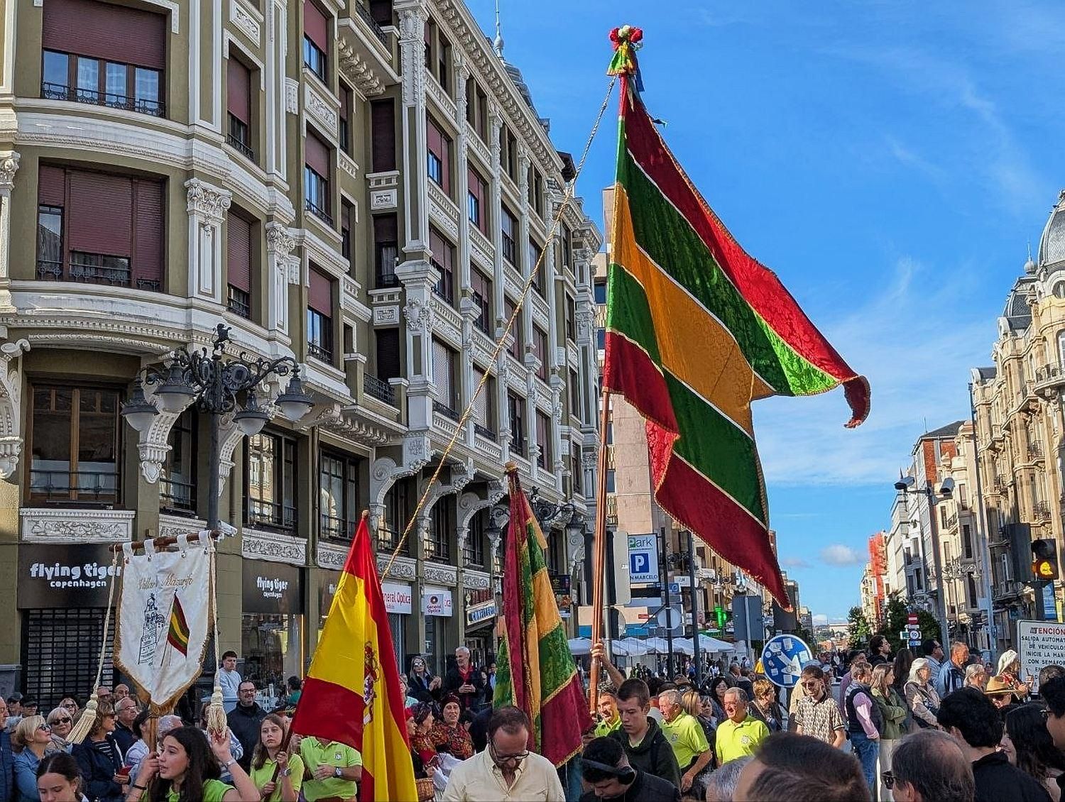 Pendones y Carros Engalanados en las Cantaderas 2026 de San Froilán