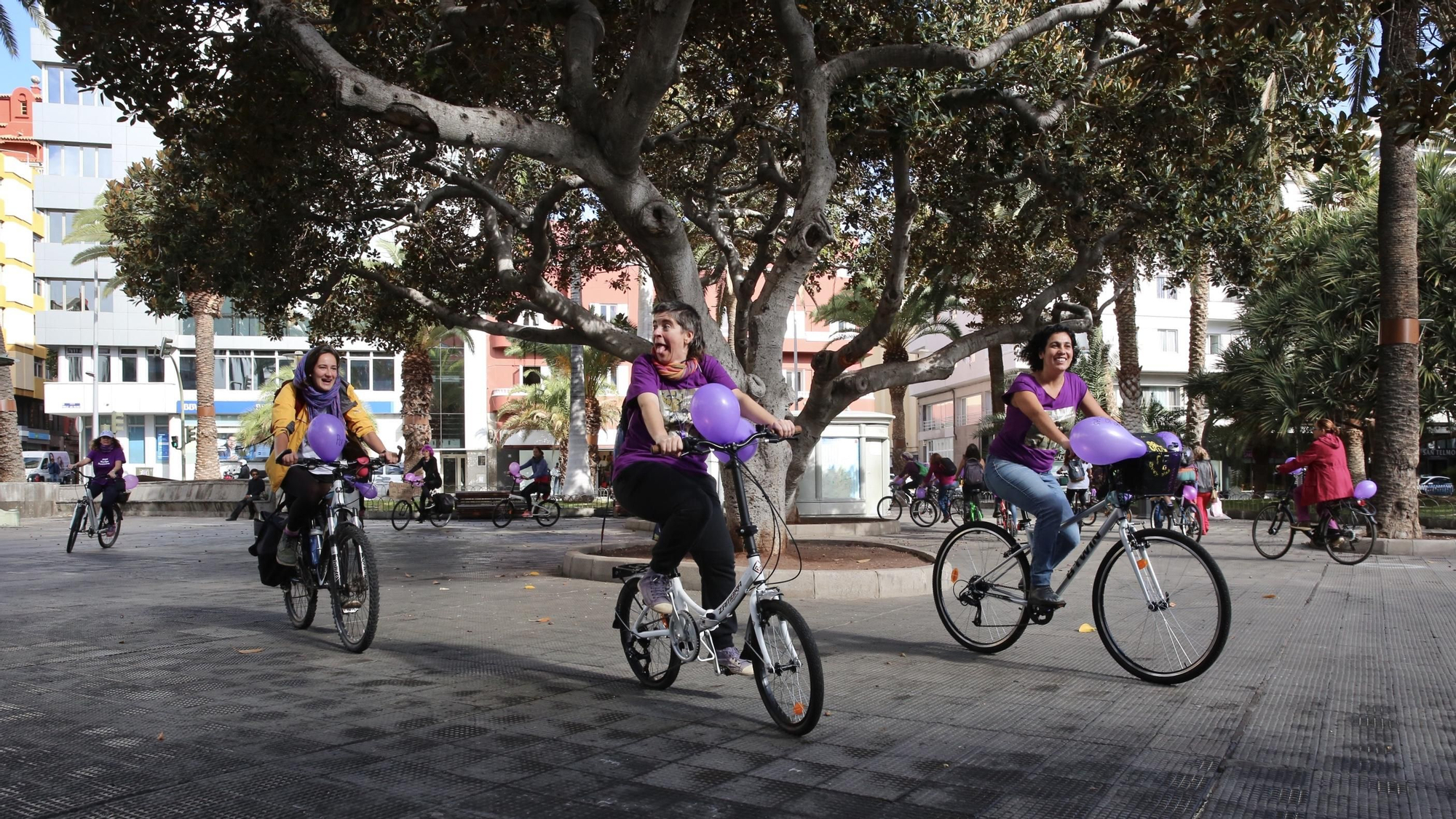 Bicipiquete feminista en Las Palmas de Gran Canaria. (ALEJANDRO RAMOS)