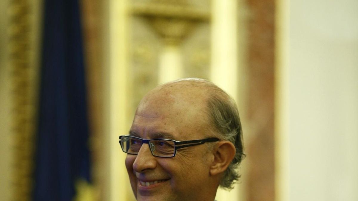 Sectores del PP animan al Gobierno a presentar el proyecto de Presupuestos 2016 aunque no vaya a aprobarse
