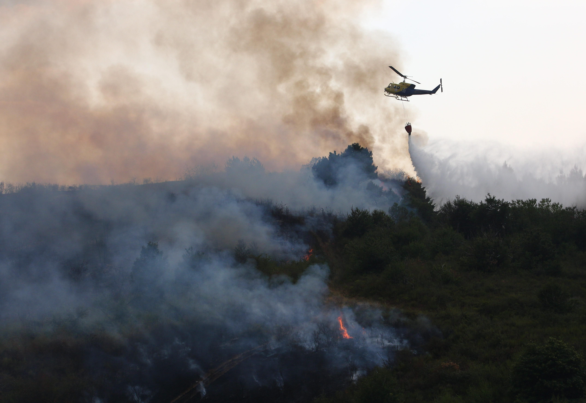 Así lucharon contra el fuego los vecinos de Molinaseca