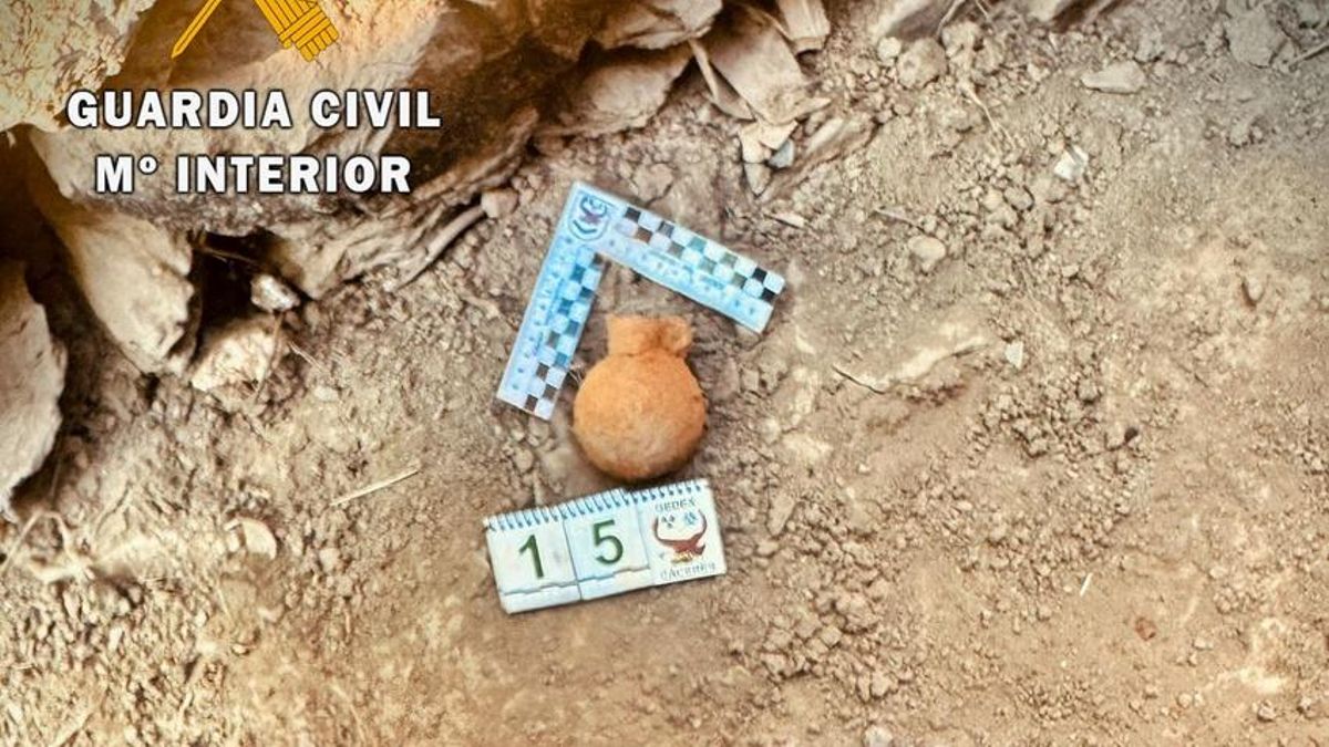 Un agricultor encuentra una granada de mano en su finca de Valencia del Mombuey