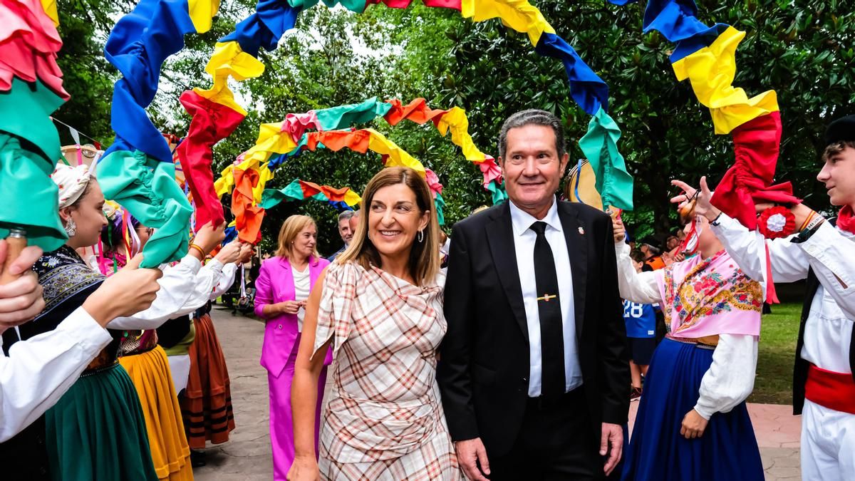 Buruaga apuesta por "tender puentes" en el arranque de las celebraciones del Día de Cantabria