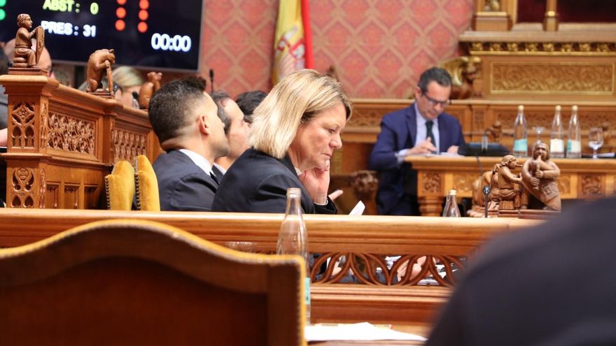 La portavoz del PP que solapa su cargo con el de funcionaria en Mallorca se escuda en que nunca ha recibido "quejas"