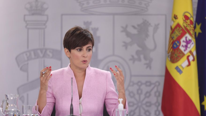 La ministra Portavoz y ministra de Política Territorial, Isabel Rodríguez, comparece en la rueda de prensa posterior al primer Consejo de Ministros tras la remodelación del Gobierno, a 13 de julio de 2021, en Madrid (España). Hoy se ha celebrado el primer