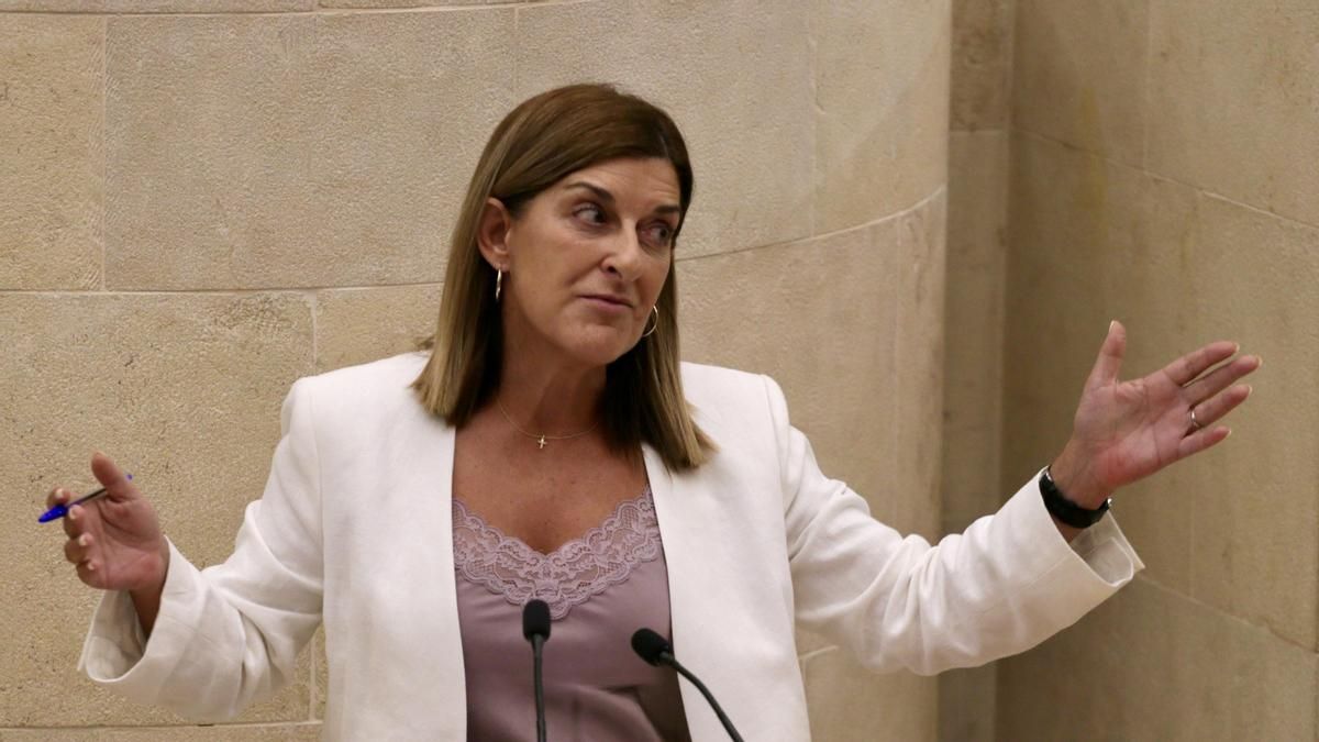 Buruaga se compromete a aumentar en 140 millones el presupuesto sanitario de Cantabria para 2027, en su mayoría para subidas retributivas