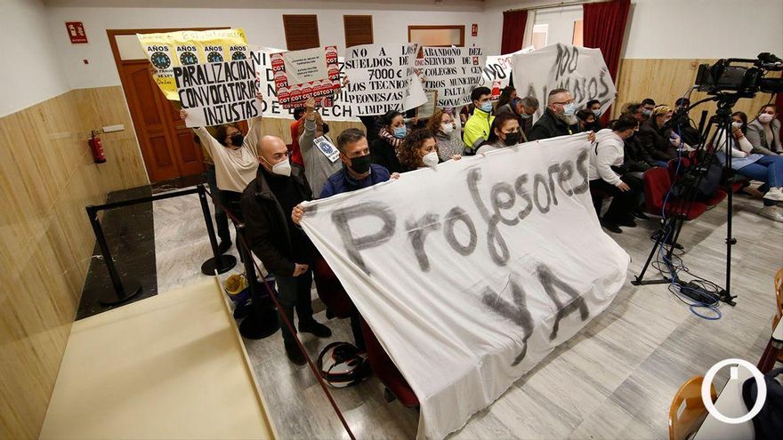 Protesta en el Pleno por la incompatibilidad de los bomberos