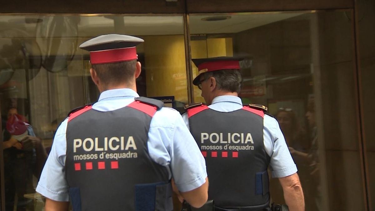 Interior dice que "gran parte" de los colegios para el 1-O están cerrados y llama a los Mossos a desalojar los ocupados