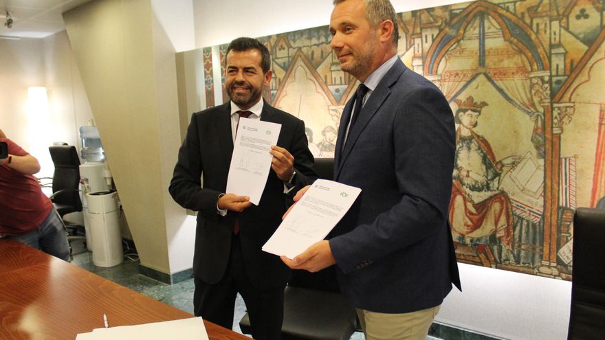 La letra pequeña del pacto entre PP y Vox en Murcia que resucita el 'agua para todos' y diluye la violencia machista