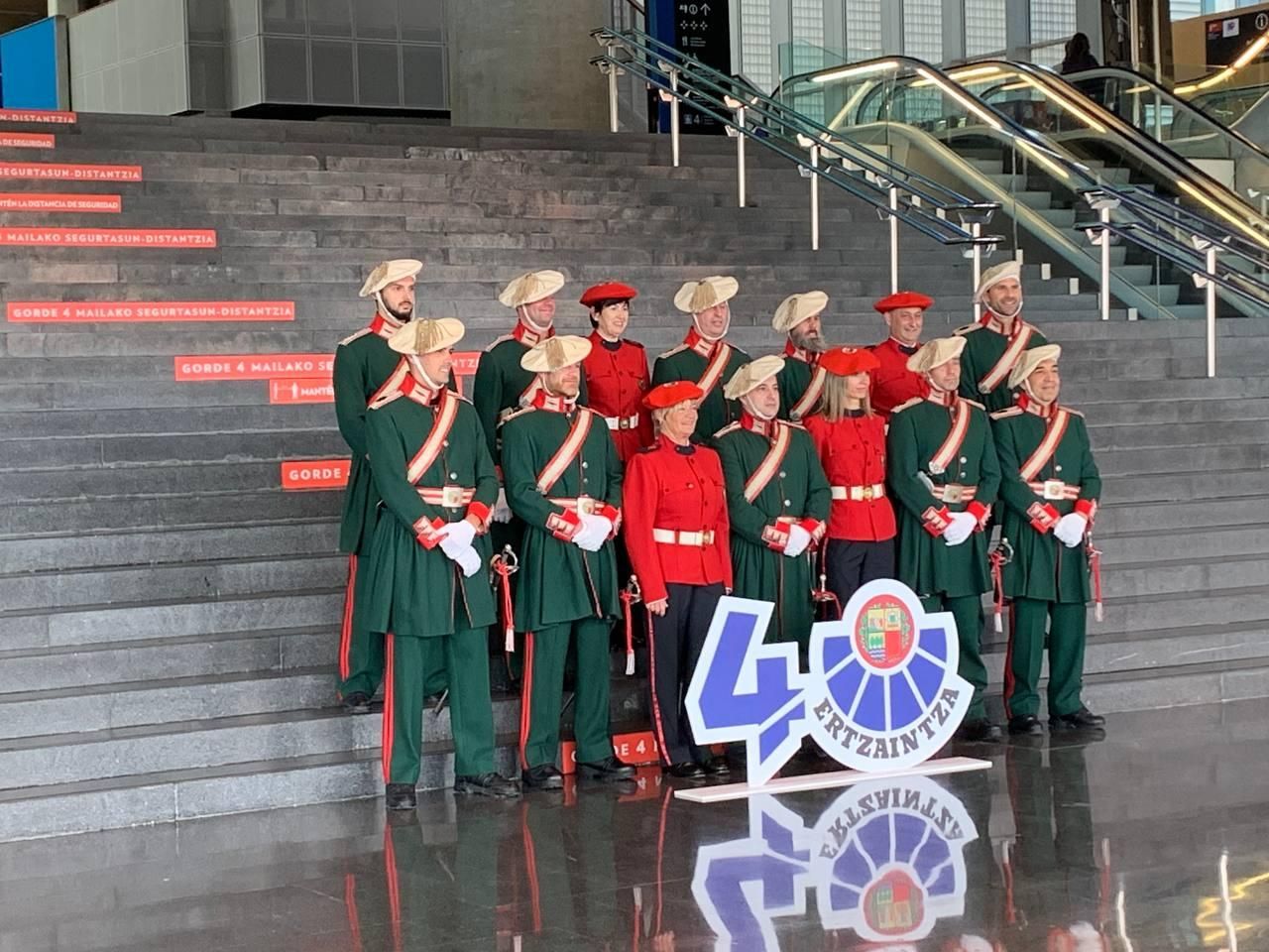 El cuadragésimo aniversario de la Ertzaintza, en imágenes