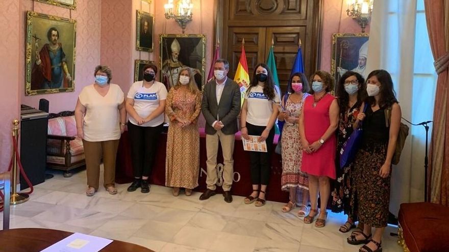 El 83% de las jóvenes de Sevilla denuncian que han sufrido acoso en la calle, sobre todo verbal