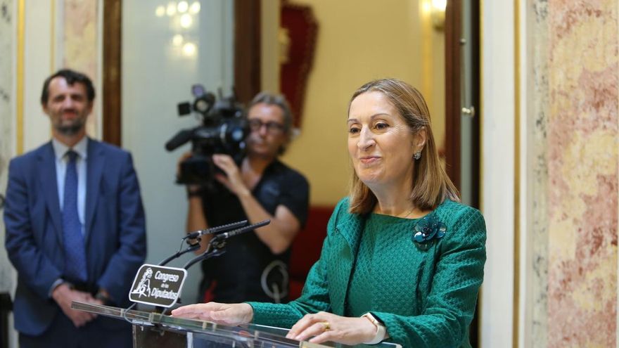 Ana Pastor insiste en dar tiempo a Rajoy y declina poner fecha a la investidura