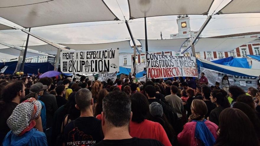 Pancarta en la acampada de Sol a 28 de septiembre de 2026