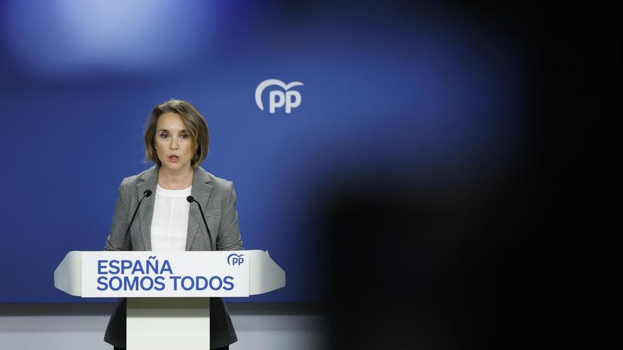 La secretaria general del Partido Popular (PP), Cuca Gamarra, ofrece una rueda de prensa en la sede del partido en Madrid, este miércoles.
