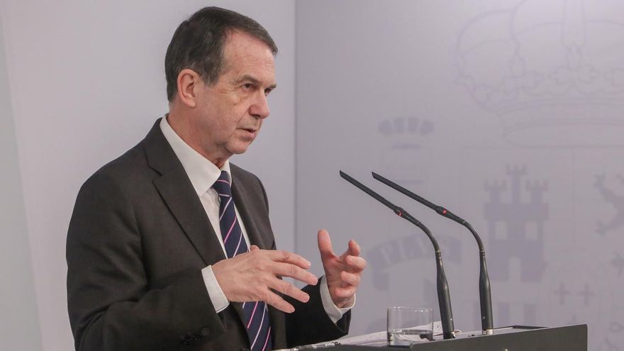 Caballero (FEMP) llama a los alcaldes a usar como vehículo oficial uno eléctrico: "Gasta 1 euro por cada 100 kilómetros"