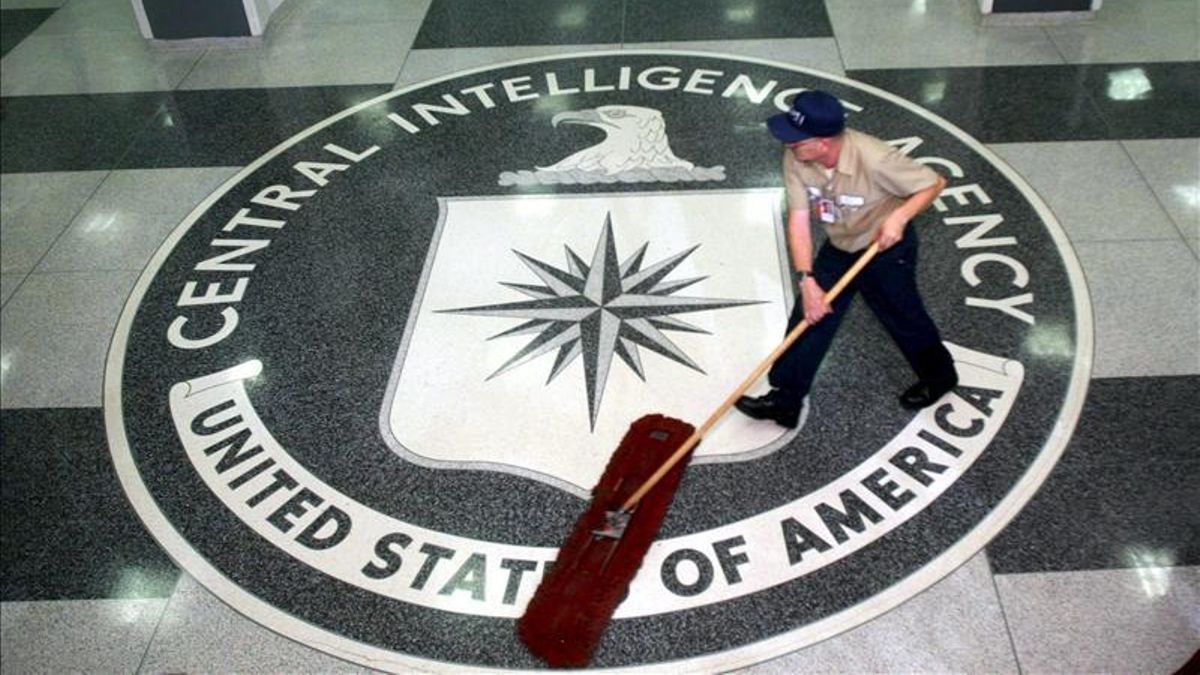 El FBI arresta a un exagente de la CIA tras encontrarle 40 millones de dólares en lingotes de oro
