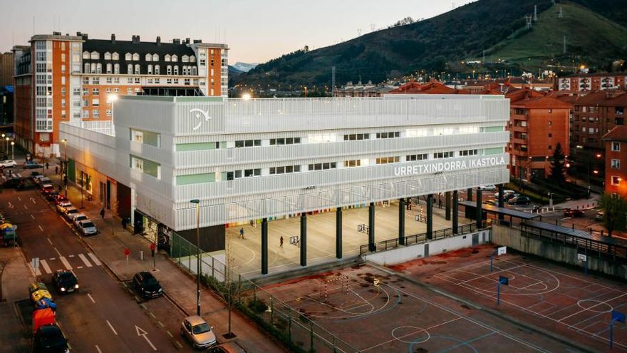 Acusan de encubrimiento a una ikastola de Bilbao por un presunto caso de pederastia conocido desde hace décadas