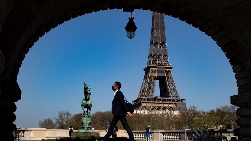 Macron pone a toda Francia en confinamiento