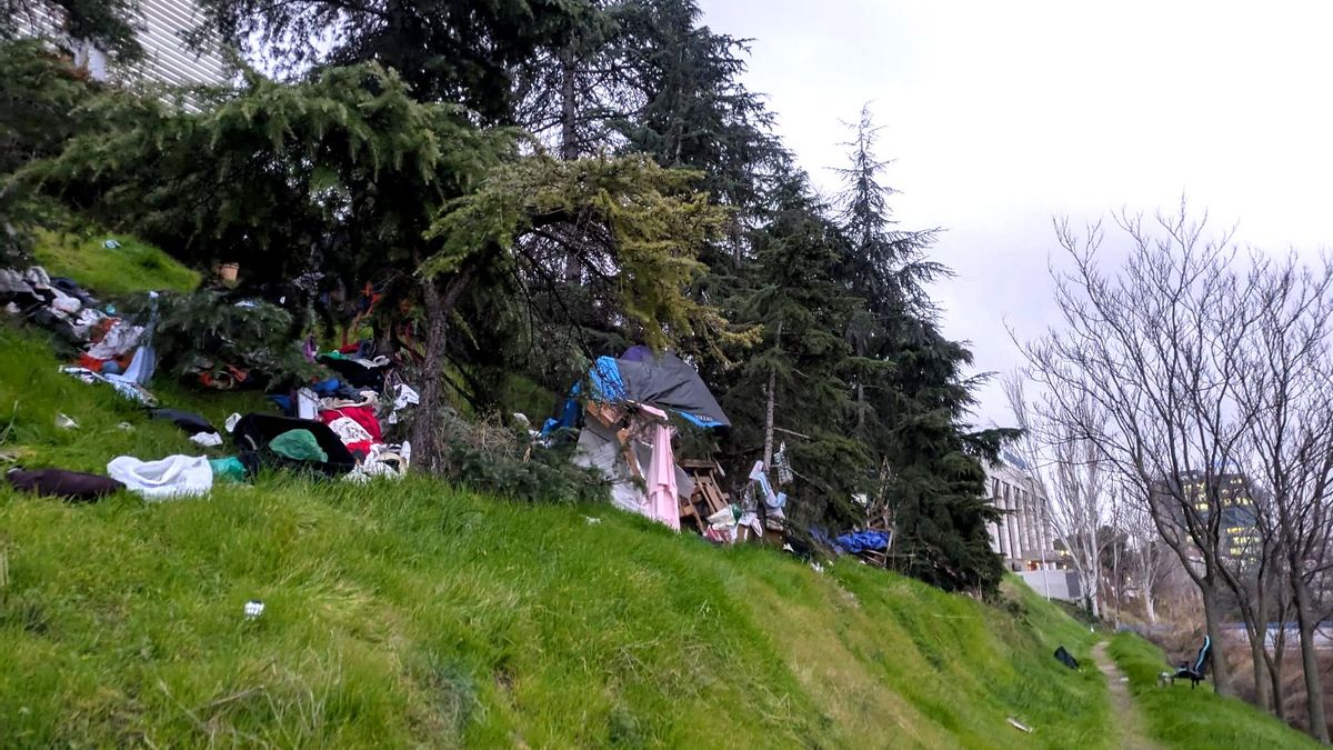 Uno de los principales campamentos con chabolas en Ciudad Lineal desde que se vaciaron las laderas de la M-30