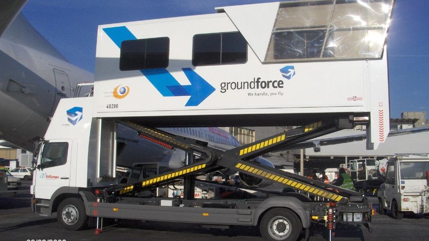 El primer día de huelga de Groundforce, el personal de tierra de Air Europa, provoca retrasos y aviones sin equipajes