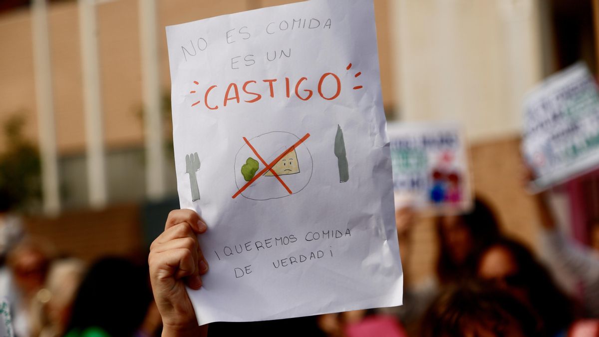 Protesta por el comedor en el CEIP Noreña de Córdoba