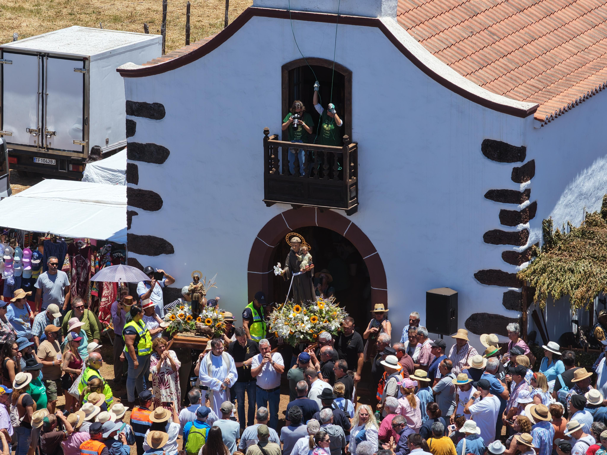 Momento de la salida de la procesión de San Antonio. POLICÍA LOCAL DE LA VILLA DE GARAFÍA