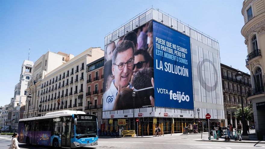 Una lona colgada por parte del PP, a 14 de julio de 2023, en Madrid (España).