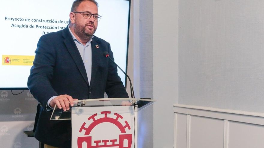 El alcalde de Mérida no dimitirá y amplía la denuncia al extrabajador municipal por filtrar el audio