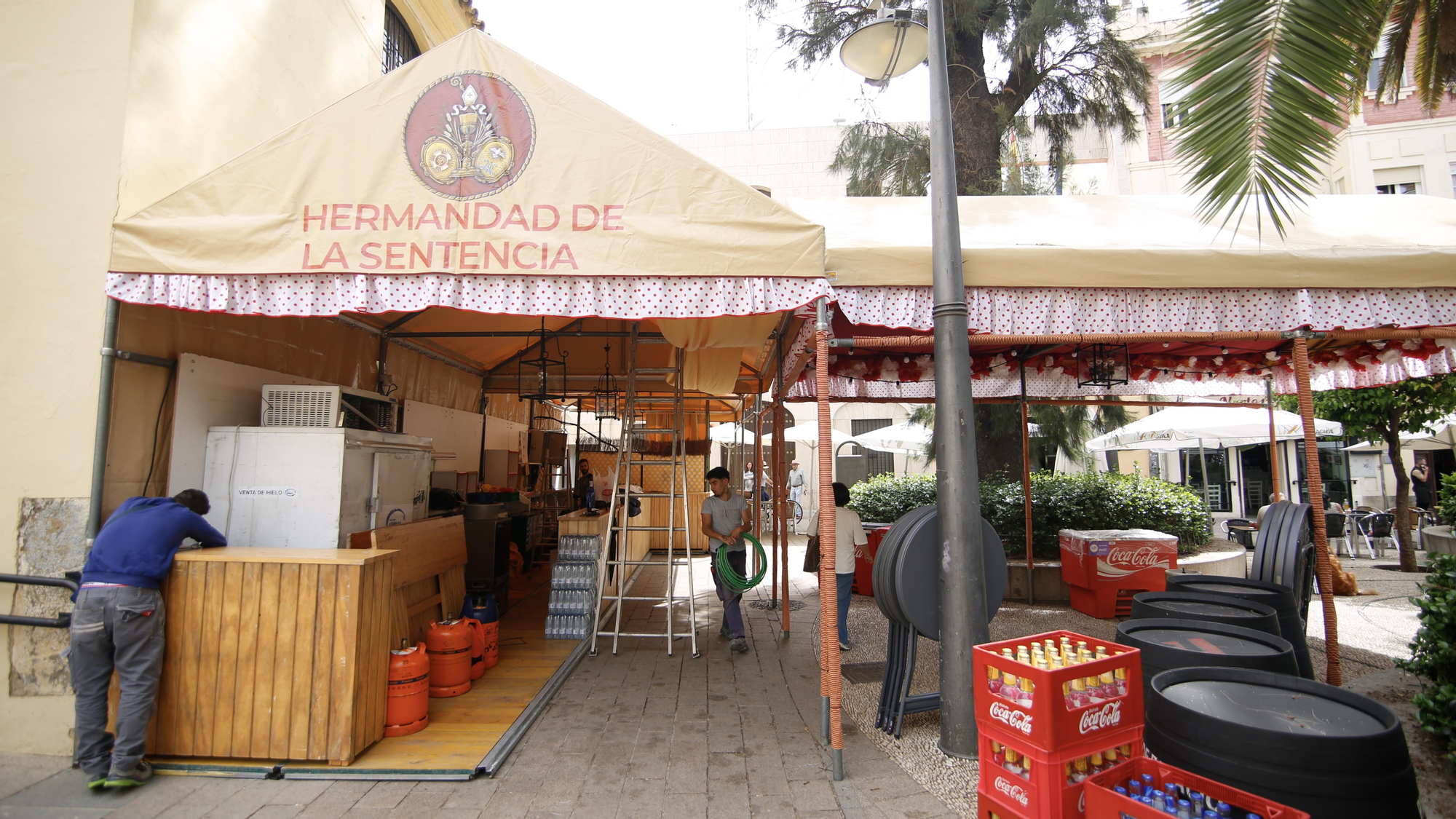 Montaje de cruces de mayo