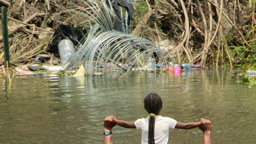 En la agonía del Título 42 migrantes siguen lanzándose al río Bravo