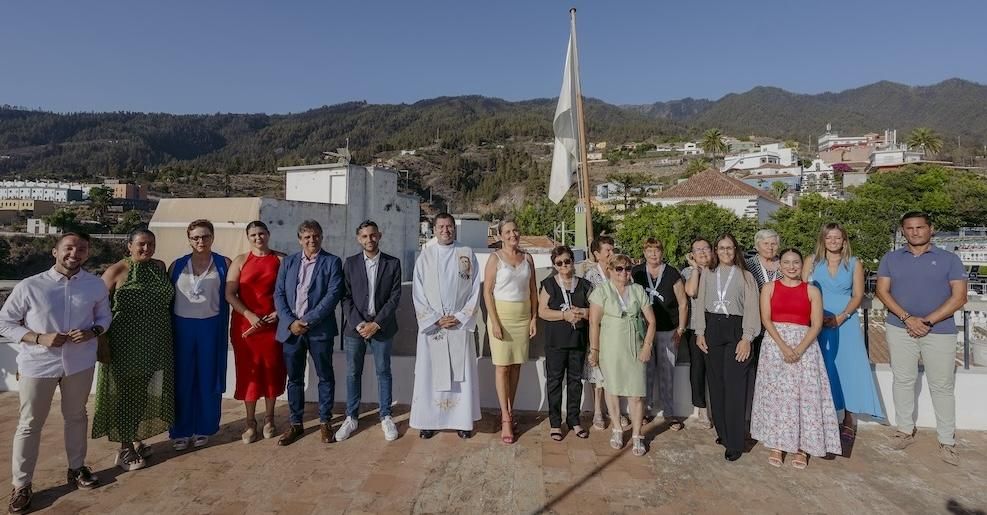 Izada de la bandera de las fiestas de La Candelaria de Tijarafe.