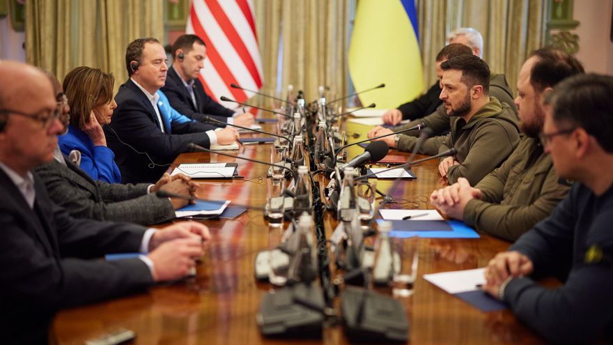 Pelosi afirma que EEUU apoyará a Ucrania "hasta obtener la victoria" EFE/EPA/UKRAINIAN PRESIDENTIAL PRESS SERVICE