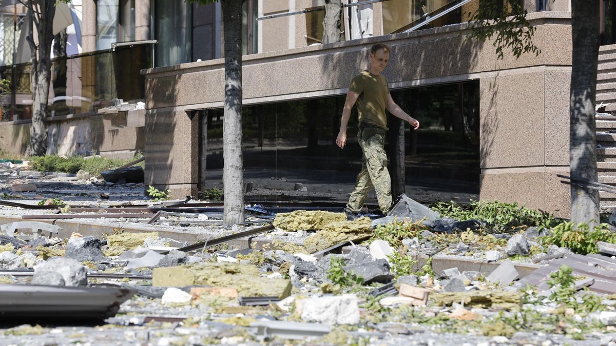 Un edificio dañado en Donetsk.