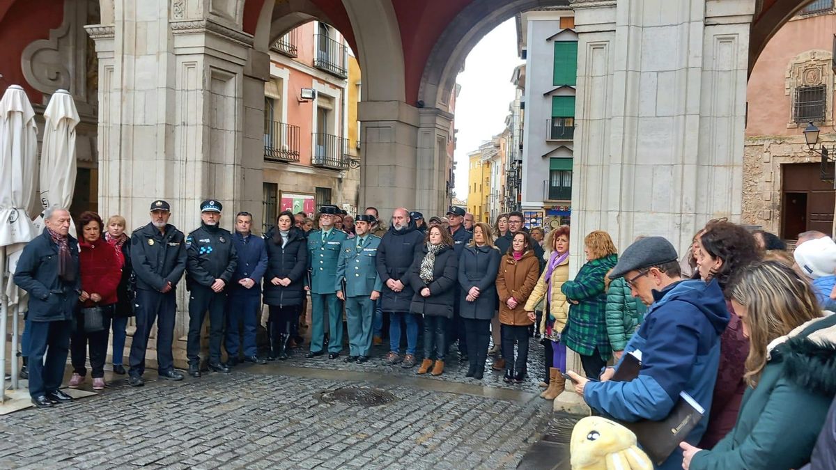 En Cuenca también se celebró un minuto de silencio como homenaje y repulsa a la muerte de dos guardias civiles en acto de servicio en Barbate