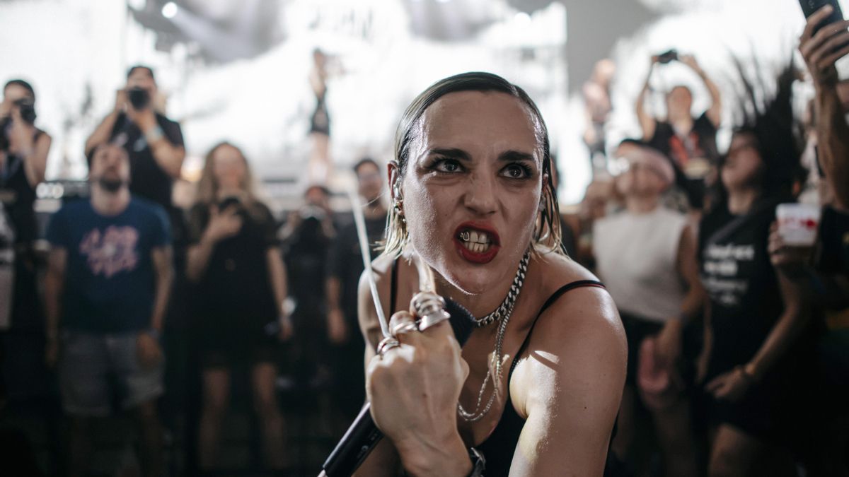 Jehnny Beth en su concierto en el Mad Cool