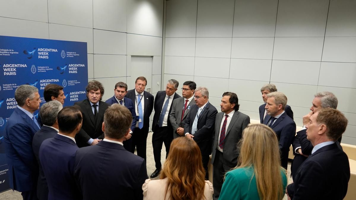 Milei se mostró con los gobernadores en París y Karina celebró la inversión de un camping que generará 25 empleos