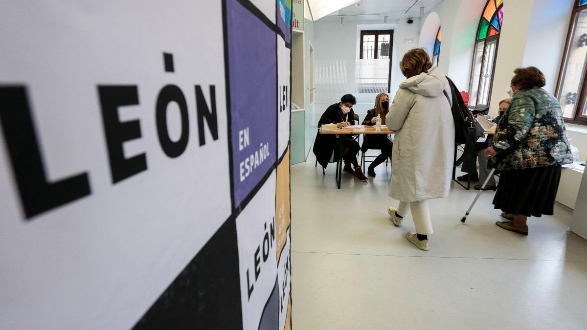 Mañueco convoca para el 15 de marzo las elecciones autonómicas en Castilla y León tras agotar la legislatura