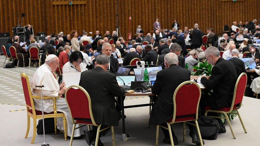 El papa Francisco "revienta" el Sínodo y arremete contra “las actitudes machistas y dictatoriales” de la jerarquía de la Iglesia